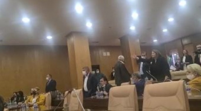 Böyle susturulmuş! AKPli belediyedeki skandalların ardından gelen istifada şok görüntüler ortaya çıktı