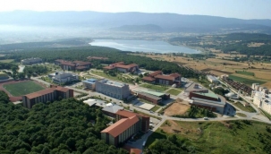 9 yıldır öğrencisi olmayan fakültede dekan ve personeline maaş ödediler