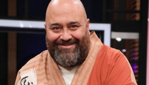 Aşkları TV8de başlamıştı! MasterChef jürisi Somer Sivrioğlunun genç sevgilisi Pınar Kızılkayaya bakın!