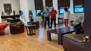 Kadıköy Belediyesi Başkanı Odabaşının makam odasına haciz