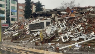 Adıyaman Belediye Başkanlığı binası depremde yıkıldı