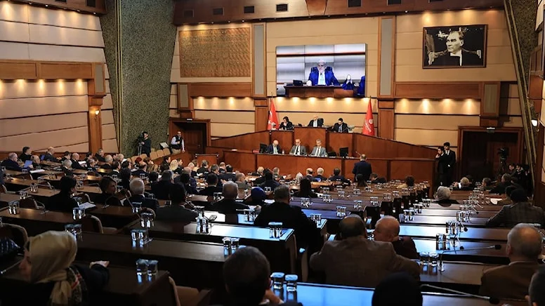 İBB Meclisi'nden riskli yapılar için önemli karar: Kira düzenlemesi ve sıfır faizli kredi onaylandı