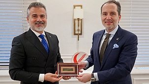 Erdoğan'a teşekkür etti: Eski bakan Suat Kılıç, AKP'den istifa edip Yeniden Refah Partisi'ne katıldı