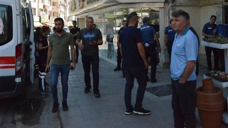 Evi silahlarla bastılar: 1 ölü, 2 yaralı