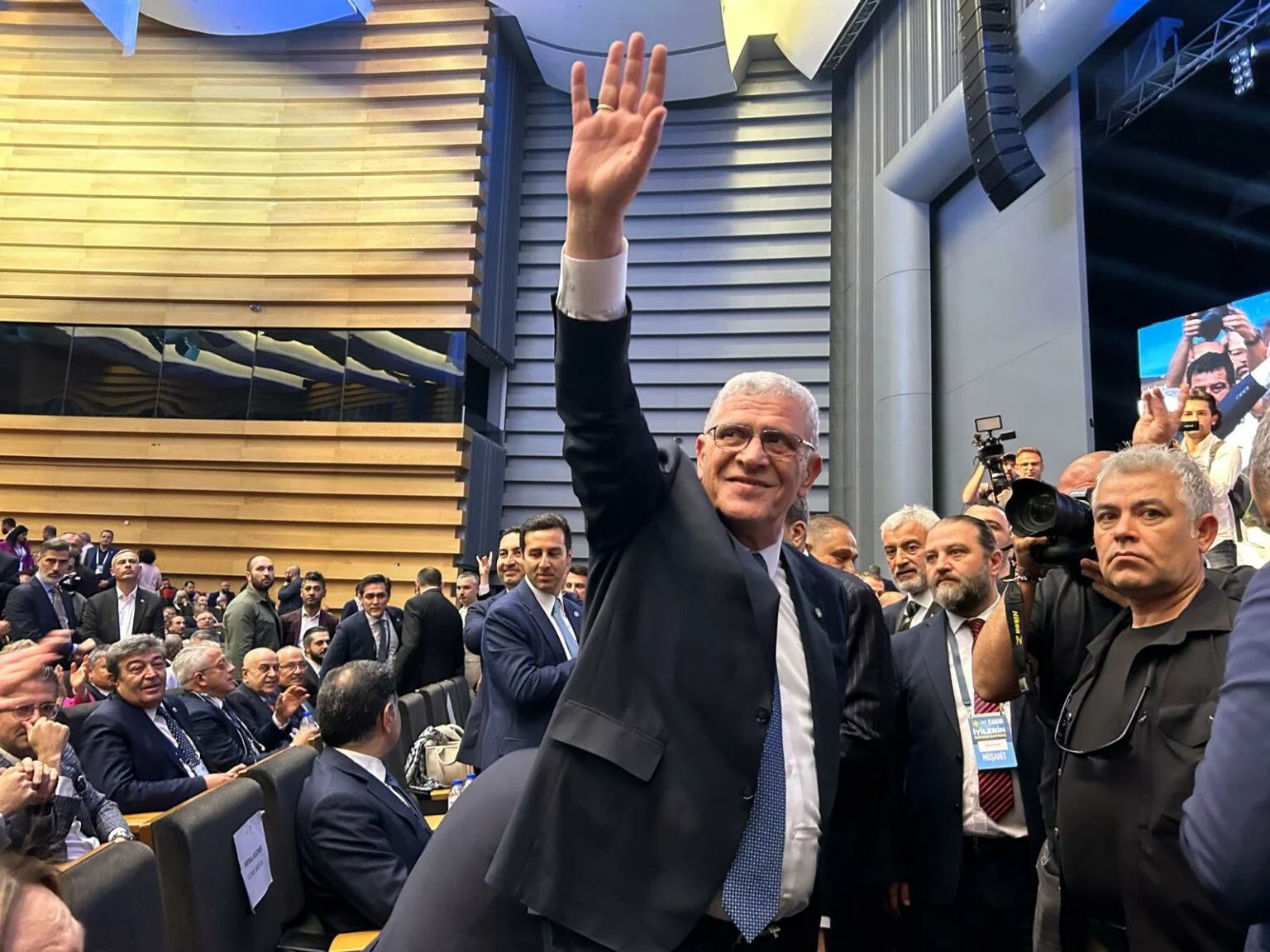 İYİ Parti'nin tarihi kurultayı: Yeni genel başkan Müsavat Dervişoğlu